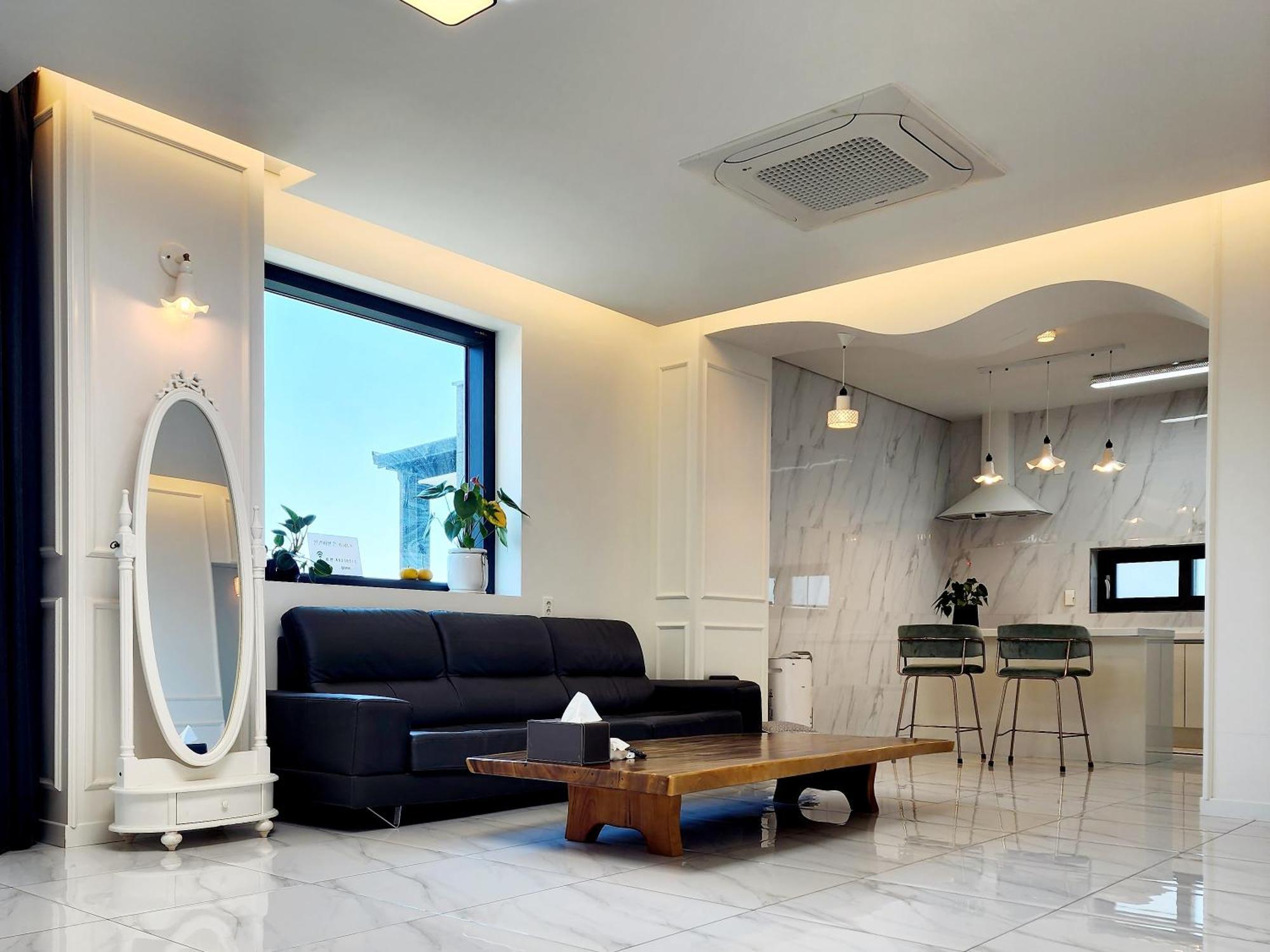 Preun Jeju Pension Seogwipo Bagian luar foto