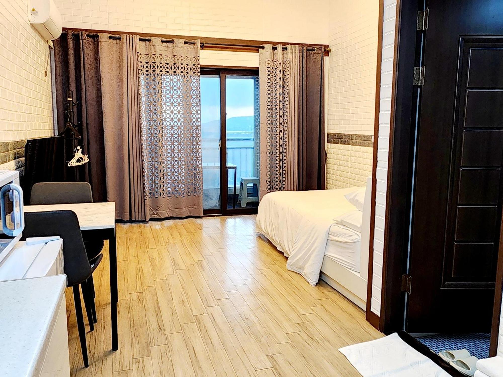 Preun Jeju Pension Seogwipo Bagian luar foto