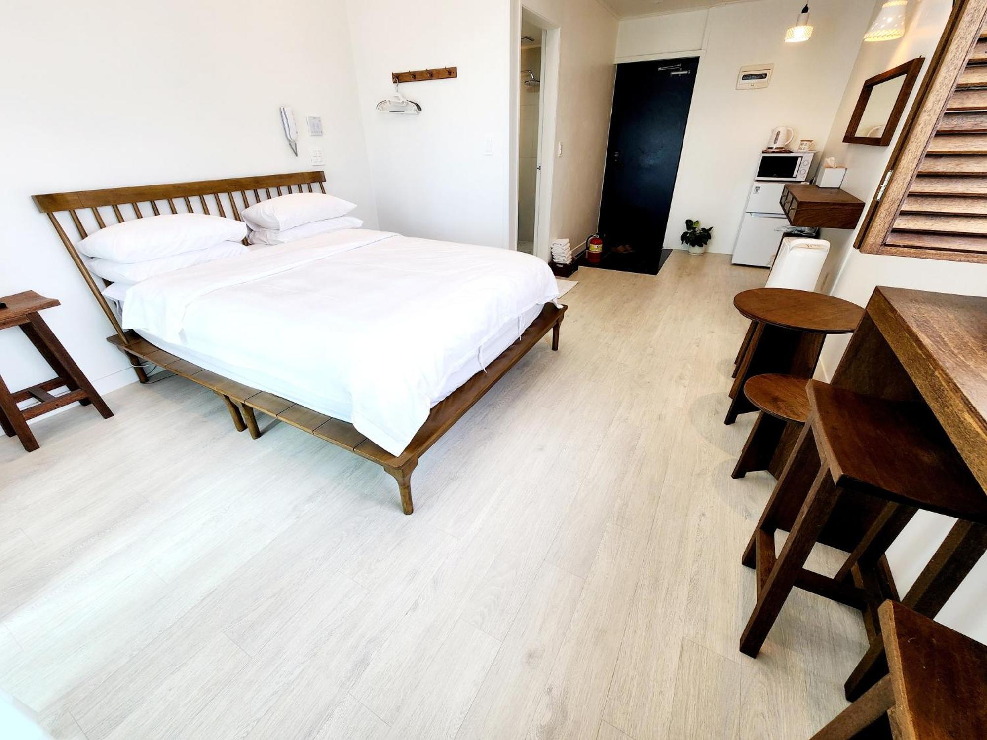 Preun Jeju Pension Seogwipo Bagian luar foto