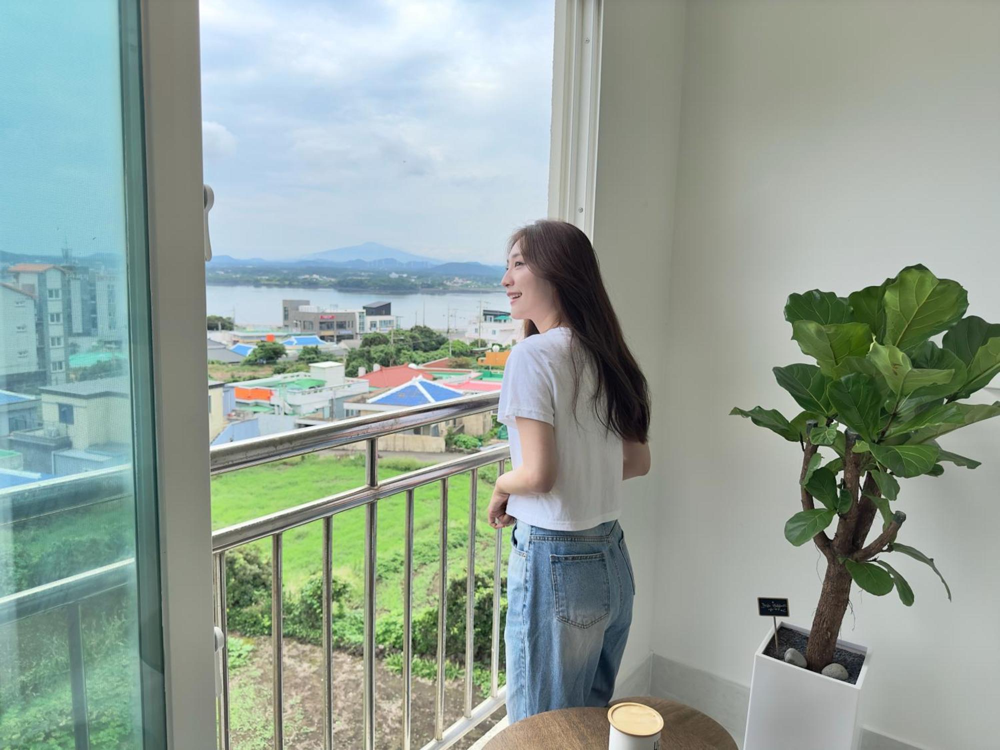 Preun Jeju Pension Seogwipo Bagian luar foto