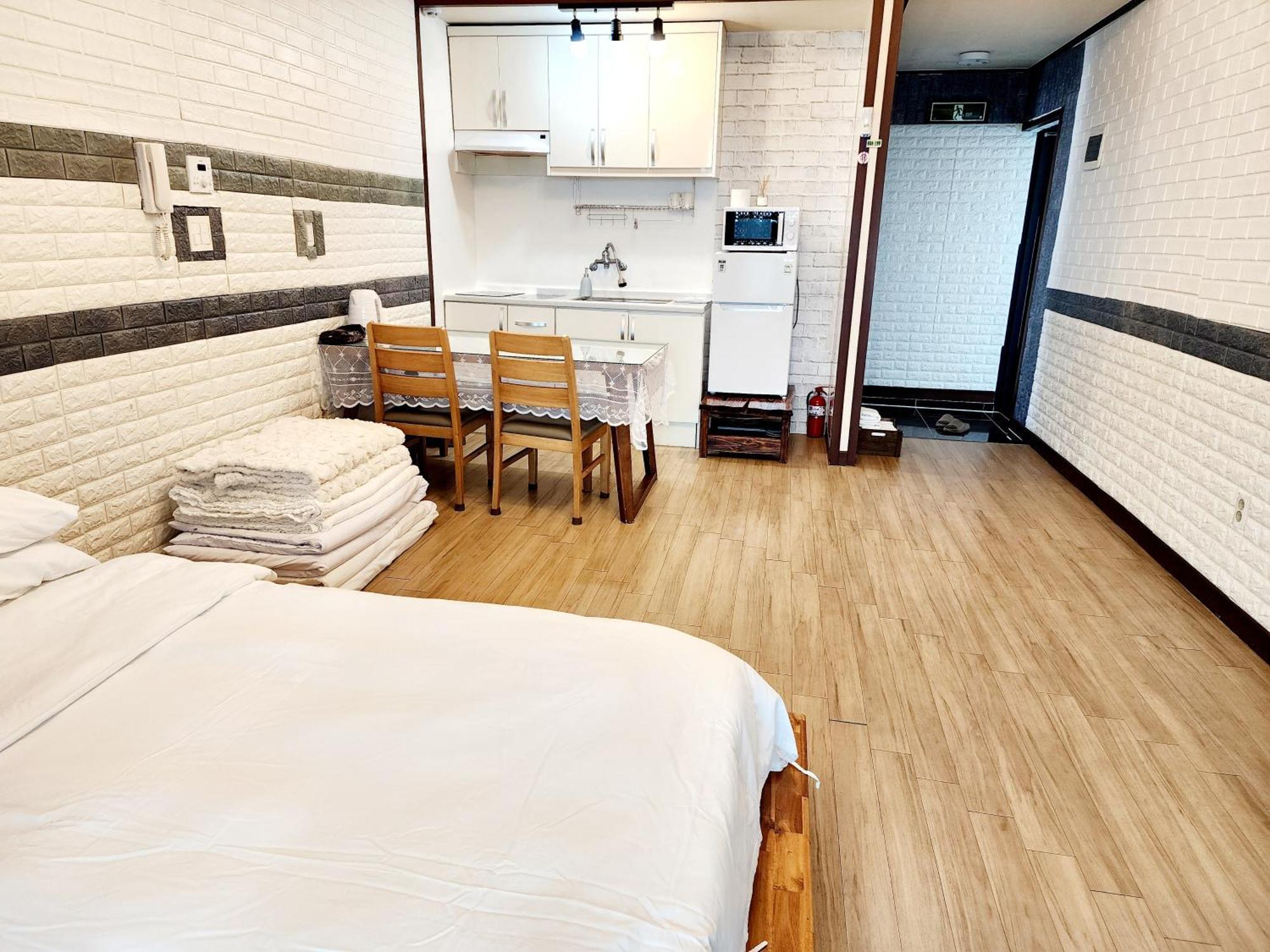 Preun Jeju Pension Seogwipo Ruang foto